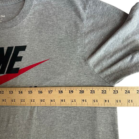 Nike Baseball T-Shirt Men’s XL Gray Red Swoosh Logo Dri-FIT Athletic Tee - Picture 6 of 7
